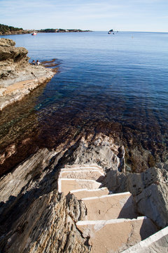 Cadaqu&eacute;s on the rocks