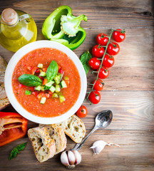 Tomato gazpacho soup with pepper and garlic, Spanish cuisine - 76257488