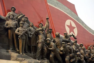 Zelfklevend Fotobehang Mansudae Monument, Pyongyang, North-Korea © nyiragongo