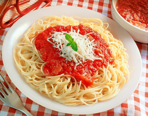 Spaghetti with tomato sauce