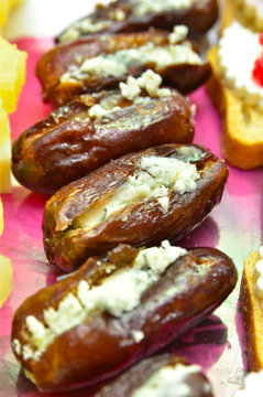 Datiles rellenos de queso azul
