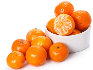 Fresh mandarins in bowl
