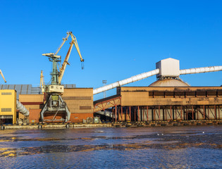 fragment cargo berth