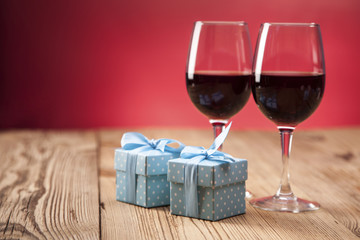 Valentine's Day, the day of lovers! Gifts and passionate red