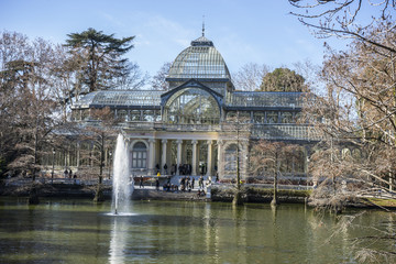 Fototapeta na wymiar Lake, Crystal Palace in the Retiro park Madrid, Spain