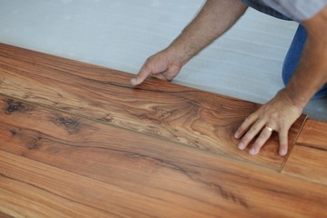 Installing laminate flooring