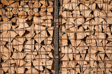 Holzstapel sortiert