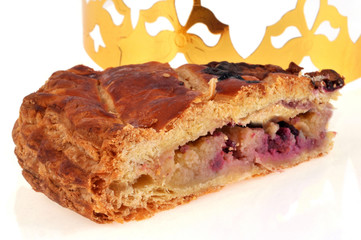 Part de galette des rois et sa couronne