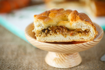 Pie dough with braised cabbage