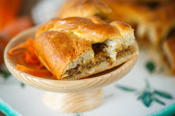 Pie dough with braised cabbage