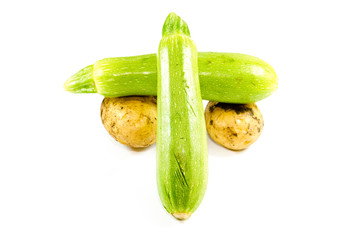 Frische Grüne Zucchini mit Kartoffeln