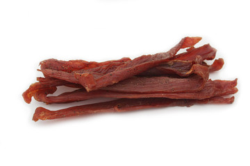 carne secca salata_ sfondo bianco