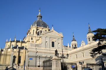 Fototapeta na wymiar Cathedral in Madrid, Spain (Catedral de la Almudena)
