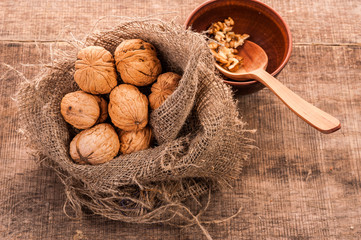 Walnut kernels