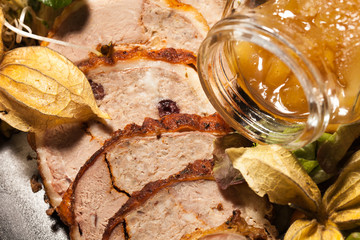 Pieczone mięso, półmisek © piotrszczepanek