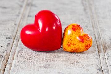 2 Herzen auf Holz - hearts on wood