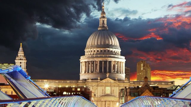 Saint Paul's Cathedral in London, Time lapse