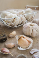 Garlic whole and cloves