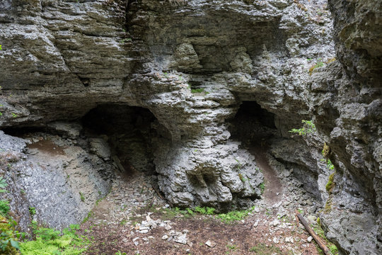 similar to skull cave