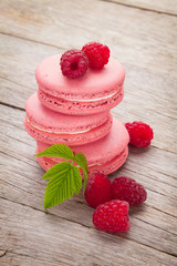 Pink raspberry macaron cookies