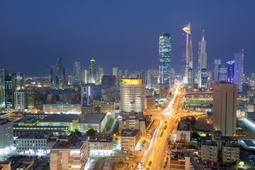 Vue de la ville de Koweït la nuit, Moyen-Orient