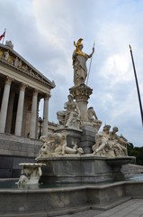 Obraz premium Fontaine d'Athéna, parlement autrichien de Vienne