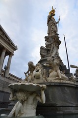 Fototapeta na wymiar Fontaine d'Athéna, parlement autrichien, Vienne 