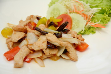 Stir fried chicken with cashew nut