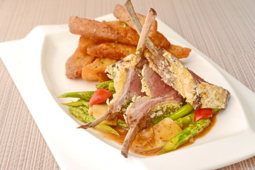 Grilled lamb chops with Potato wedges