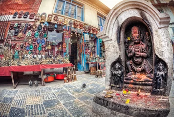 Deurstickers Hindu statue and Souvenir shop in Nepal © pikoso.kz