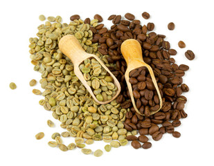 green and roasted coffee beans