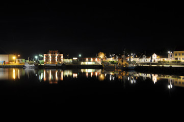 Fototapeta na wymiar Port of Simrishamn by night