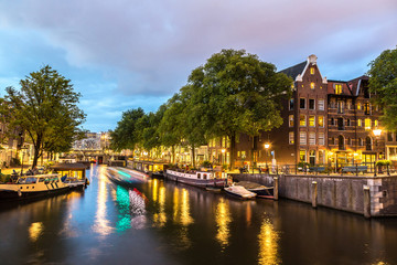 Naklejka premium Amsterdam at night