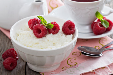 Rice pudding with raspberries