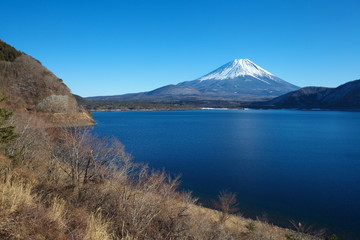 Naklejka na ściany i meble Mountain fuji and Motosu lake in winter season