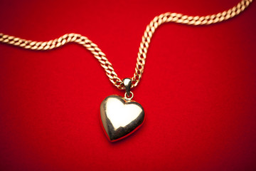 gold heart pendant