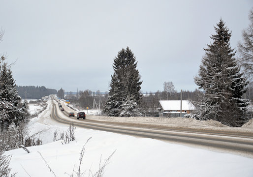 Пятницкое шоссе в деревне Обухово (Солнечногорский р-н) зимой
