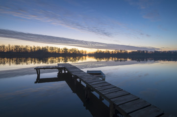 Łódź rybacka w przystani © Mike Mareen