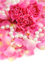 Pink roses and pearls