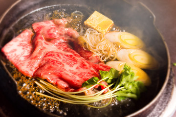 食べ物　すき焼き　日本食　和牛