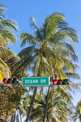 Fototapeta premium Famous Ocean Drive street sign