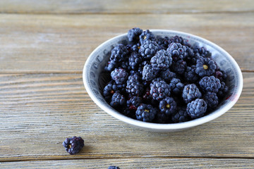 wild blackberries in a bowl