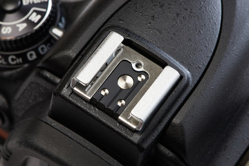 Hot shoe for a DSLR camera