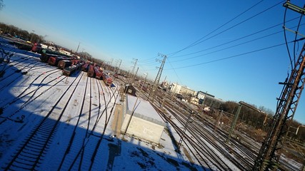Wagons Gleise im Schnee