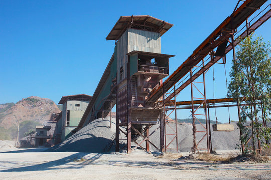 rock crusher machine industry chain moving to logistic gravel us