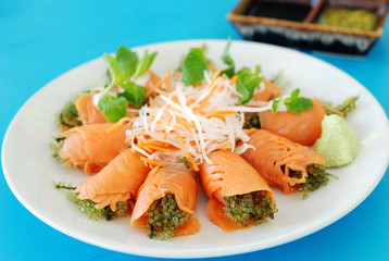 Salmon roll