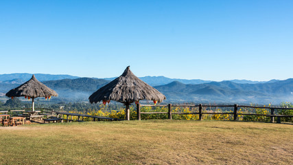 the public rest-house at Yun Lai Viewpoint