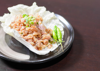 Spicy salad pork
