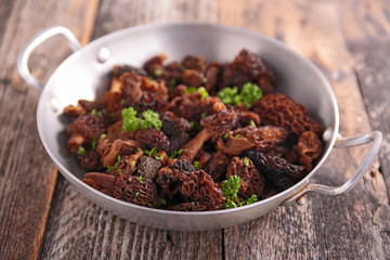 fresh morel