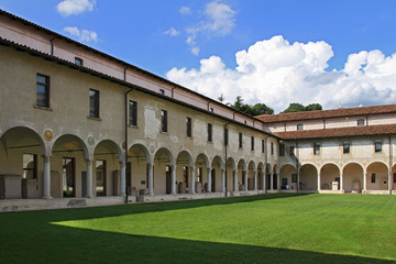 Fototapeta na wymiar Brescia, chiostro di Santa Giulia